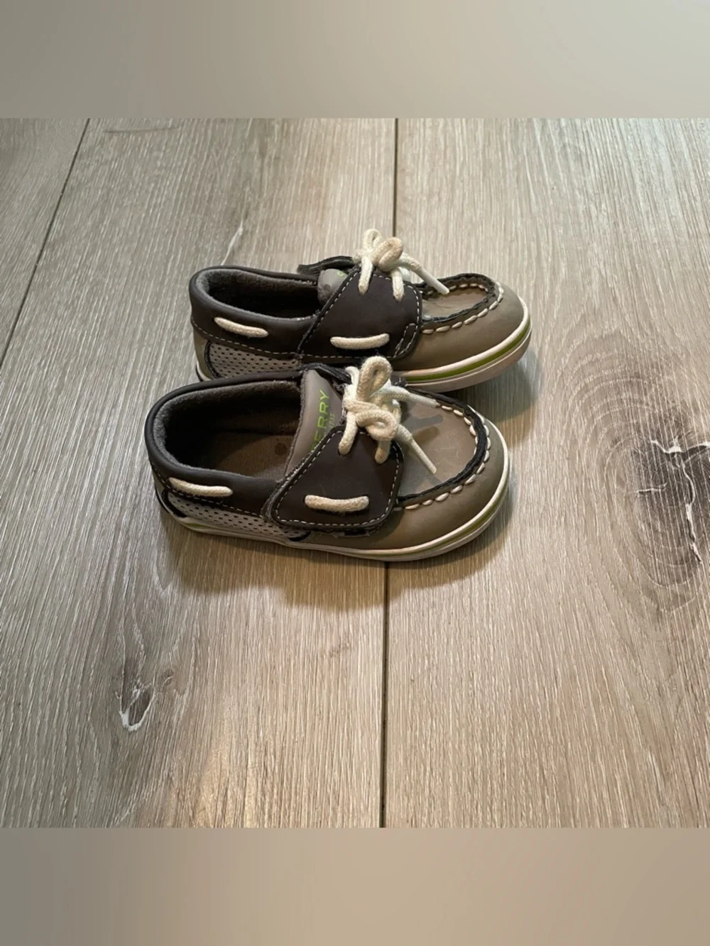 Sperry Kids Intrepid Crib Jr Boat Shoes - Size 4 - Classic‎ Nautical Style